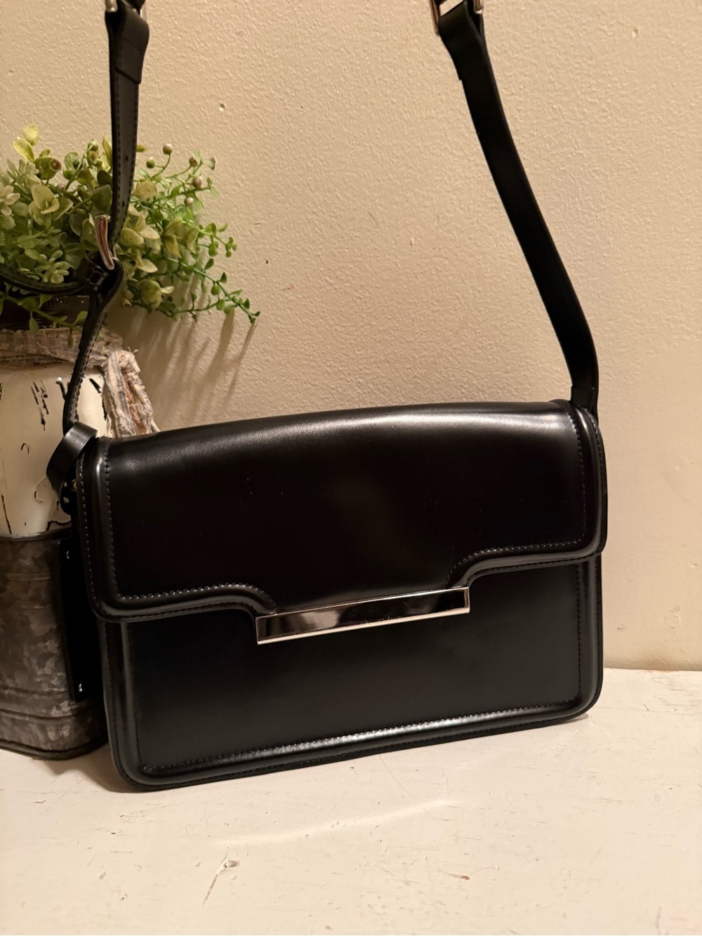 Cromia Black Italian Leather Structured Shoulder Bag made in Italy EUC